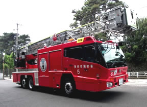 先端屈折式はしご車（３５ｍ級）